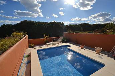 Beautiful Middle floor Apartment for sale Saint Andrews | Cabopino Marbella own swimming pool